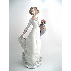 Lladro   Home Decor   Figurines - Lladro Reverie Moment 8242